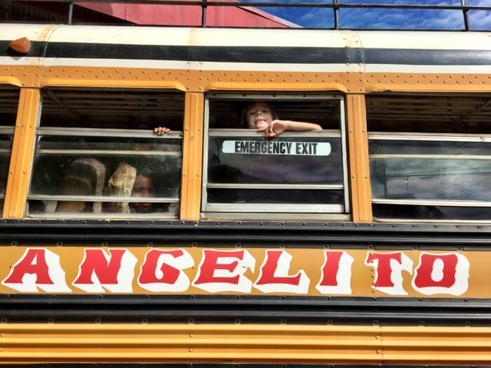 Mittelamerika mit Kind - Chicken Bus